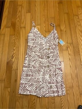 Sleeveless V-Neck Tribal Print Dress in Cream and Burgundy